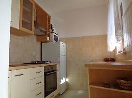 Gorgeous Tone Apartment