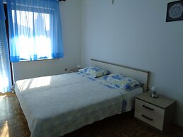 Gorgeous Tone Apartment