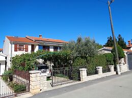 Gorgeous Tone Apartment