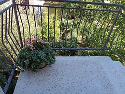 Gorgeous Tone Apartment