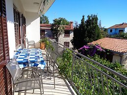 Gorgeous Tone Apartment