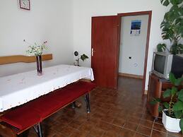 Gorgeous Tone Apartment