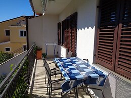 Gorgeous Tone Apartment