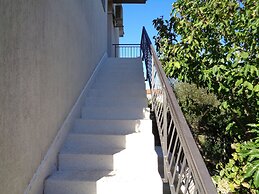 Gorgeous Tone Apartment