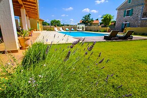Stunning Villa Bozini Dvori