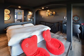 Windsor's Sunlight Han-Guan