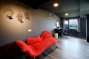 Windsor's Sunlight Han-Guan