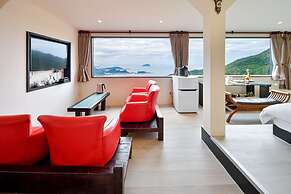 Windsor's Sunlight Han-Guan