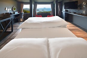 Windsor's Sunlight Han-Guan