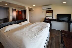 Windsor's Sunlight Han-Guan