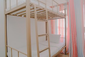 Green Bay Pluit Studio Apartment with 2 Single Beds