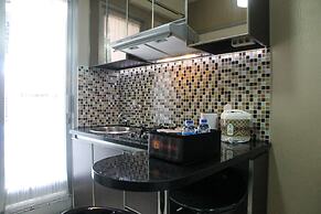 Clean and Cozy 2BR at Green Bay Apartment