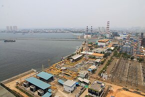 Clean and Cozy 2BR at Green Bay Apartment