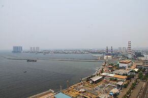 Clean and Cozy 2BR at Green Bay Apartment