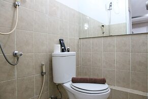 Clean and Cozy 2BR at Green Bay Apartment