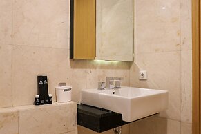 Spacious Studio Room at Capitol Suites Apartment