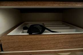 Exclusive 1BR Ciputra International Apartment