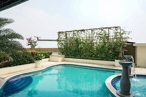 Fabulous 2BR Lucky Tower Apartment