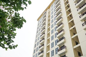 Fabulous 2BR Lucky Tower Apartment