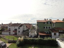 Nice and Cozy Apartment Ferry in Medulin