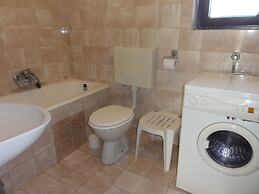 Nice and Cozy Apartment Ferry in Medulin