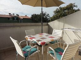 Nice and Cozy Apartment Ferry in Medulin