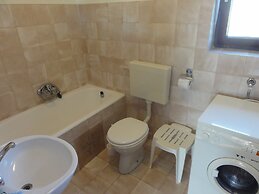 Nice and Cozy Apartment Ferry in Medulin