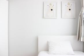 Elegant 2BR @ Dago Suites Apartment near ITB