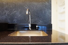 Studio Apartment Connected to Mall at Anderson Supermall Mansion