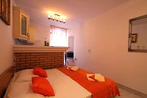 Cozy Studio Apartment Gordana