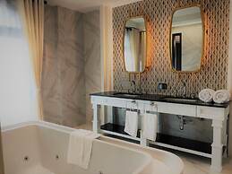 Nanta Glam CM Hotel & Residences