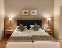 Ambassador Boutique Hotel