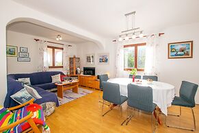 Holiday Home Laura near Forest