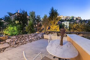 Aerides 3 Luxury Suites