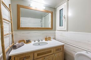 Aerides 3 Luxury Suites