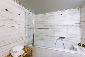 Aerides 3 Luxury Suites