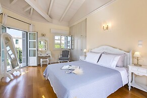 Aerides 3 Luxury Suites