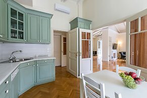 Aerides 3 Luxury Suites