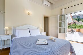 Aerides 3 Luxury Suites