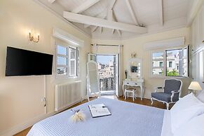 Aerides 3 Luxury Suites