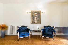 Aerides 3 Luxury Suites