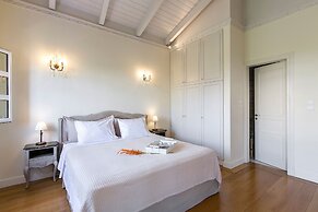 Aerides 3 Luxury Suites