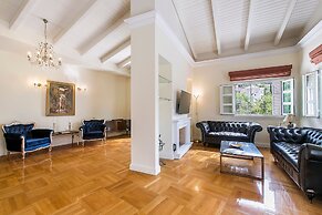 Aerides 3 Luxury Suites