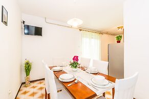 Family house with 2 apartments - Irma