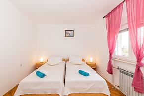 Family house with 2 apartments - Irma