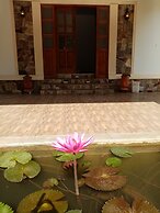 The Crown Hotel Dambulla