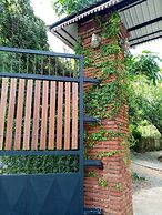 The Crown Hotel Dambulla