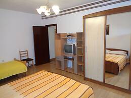 Apartments Ivica - Quiet Street