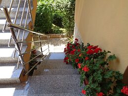 Apartments Ivica - Quiet Street