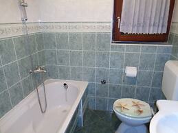 Apartments Ivica - Quiet Street